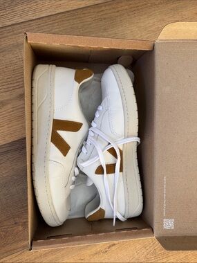 Veja Men’s Sneakers